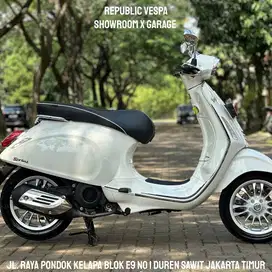 Piaggio Vespa SPRINT 150 3V Tahun 2016 Warna PUTIH PERFECT CONDITION