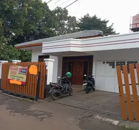 Rumah di jakarta selatan kebayoran lama Simprug