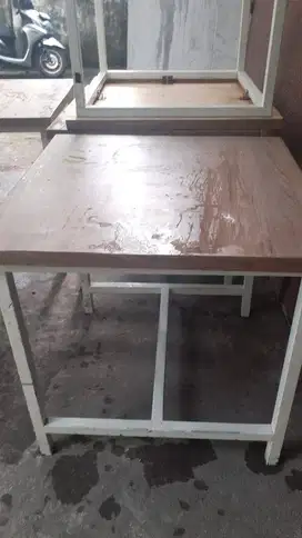 di jual meja ukuran 80x80 (bukan meja lipat)