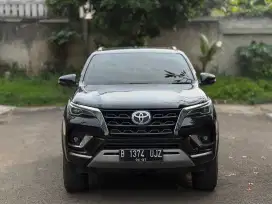 Toyota Fortuner 2.8 VRZ AT Hitam 2022