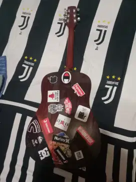 Gitar bekas masih bagus