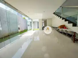 Rumah baru di pusat kota Bandung Lengkong besar Bandung