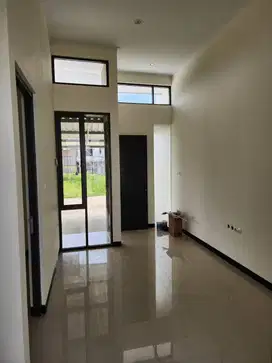 Taman Kopo Indah Disewakan Rumah Bagus Kosongan Siap Huni