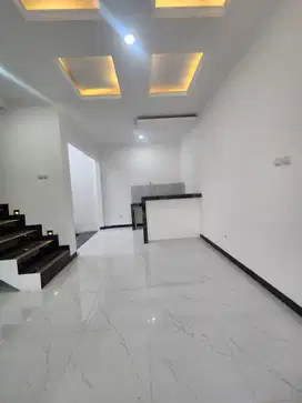 Gate Pinggir JL.Raya dekat Tol