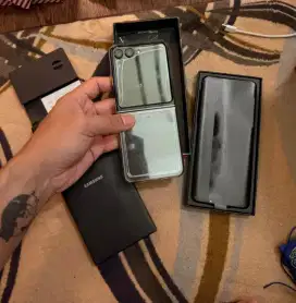 SAMSUNG Z FLIP 5 256 ( LIKE NEW FULLSET )