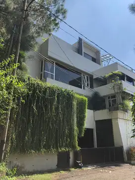 Rumah Villa Lux Full Furnished Lingkungan Bersih dan Rapih
