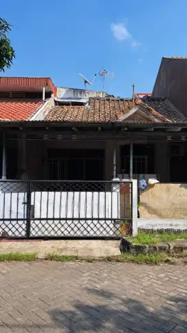 Rumah luas di kota har.apan indah bekasi