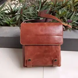 Sling bag pria kulit sapi