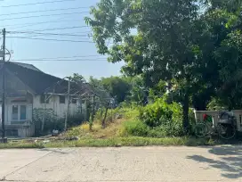 Strategis samping exit tol kendal