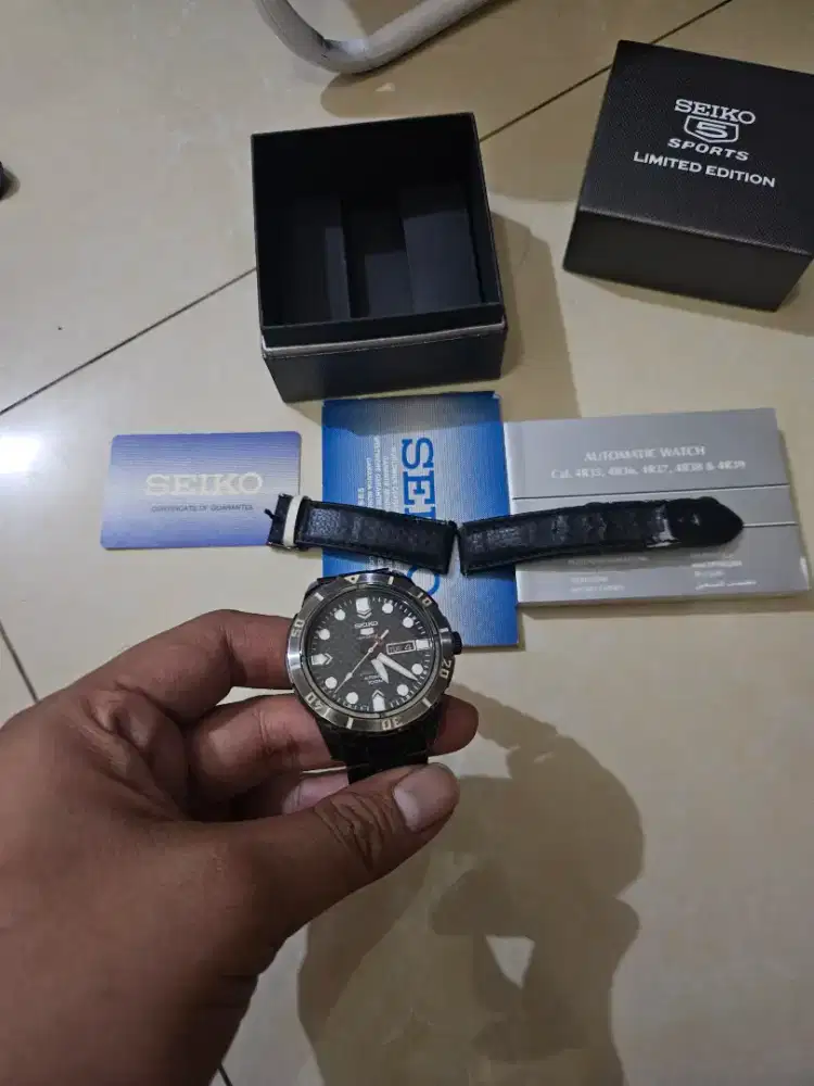 Seiko 5 sports limited edition Carbon