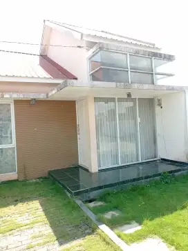 Disewakan/dikontrakkan rumah minimalis di woodpark