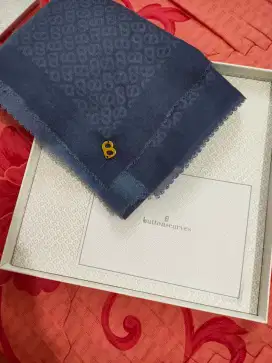 Button scarf ori, blue poppy