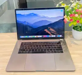 MacBook Pro A1707 Touchbar 15inci Core I7 Ram 16GB SSD 256GB