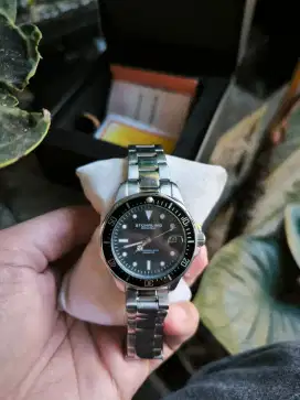 Jam tangan stuhrling original