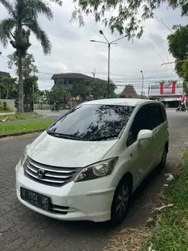 Honda Freed 2010 Bensin