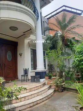 Rumah kokoh 2 lantai, siap huni, asri di Bukit Mas Jakarta Selatan