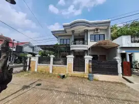 Rumah Megah Fress Siap Huni Di Dalam Komplek Grand Galaxy