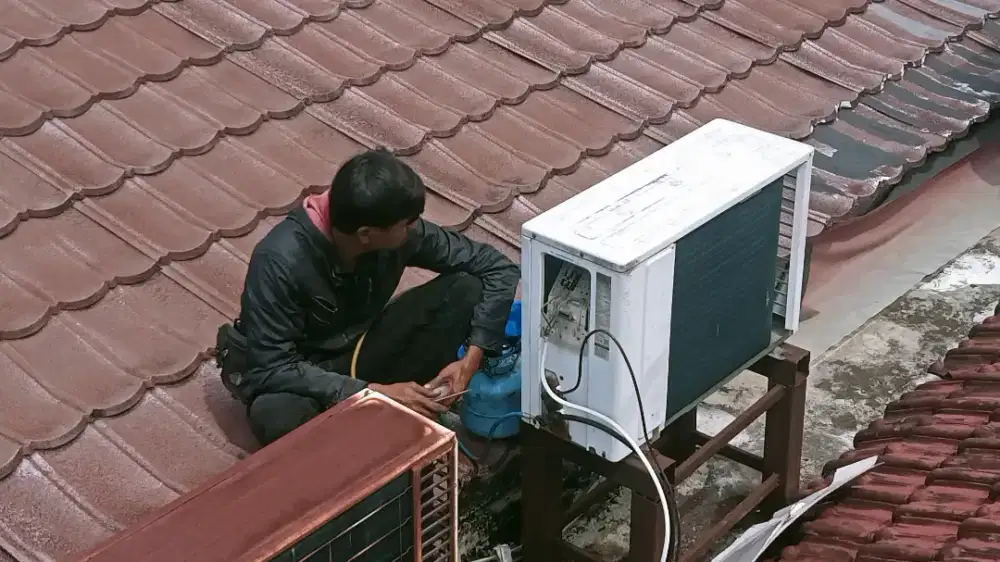 Jasa cuci/servis AC,isi freon, bongkar/pasang AC.service kulkas Bogor