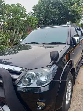 DIJUAL CEPAT!!! TOYOTA FORTUNER G M/T DIESEL. ORI DAN TERAWAT. JATIM