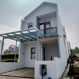 RUMAH BARU RASA VILLA DI BANDUNG BARAT DEKAT STASIUN KCIC PADALARANG