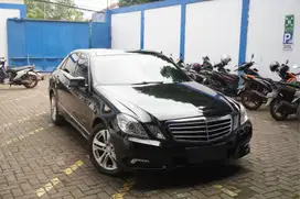 MERCEDES-BENZ E300 BLACK 2010