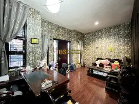 Dijual Villa 2,5 Tingkat di Komplek Grand Legian Jalan Kapten Muslim