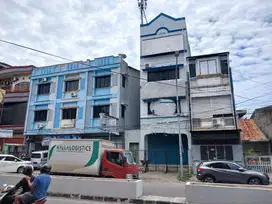 Disewakan Ruko 4 Lantai di Jalan Gunung Latimojong