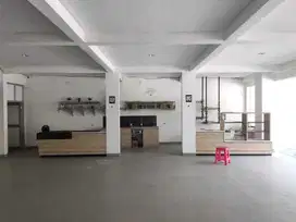 Disewakan Bangunan komersial Raya Undaan Lokasi Strategis!