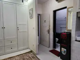 Apartemen Full Furnished dengan Balkon Luas di Menteng Square