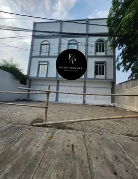 Dijual Cepat Ruko lokasi strategis  di  Pasar Rebo Jakarta Timur
