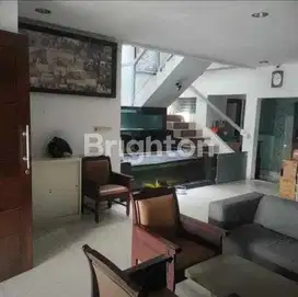 Pusat kota surabaya Jalan Tulung agung Bubutan