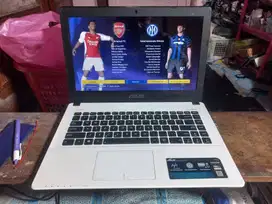 ASUS X450C INTEL i3 RAM 8 GB SSD+HDD FULLGAMING