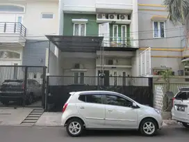 Rumah 3 Lantai SHM, Selatan, di Citra garden 5