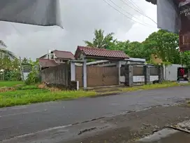 Rumah besar murah tepi jalan utama