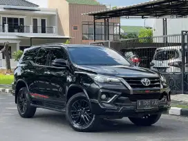 Toyota Fortuner VRZ TRD Hitam 2020. SUV Ganteng Tipe Tertingi