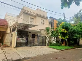 dijual rumah besar murah siap huni di griya loka ext bsd