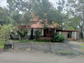 Dijual Rumah konsep Villa di Gebyog Raya