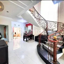 Rumah Tenggilis Dekat Prapen Jemursari 2 lantai