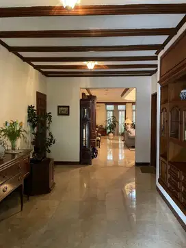 Dijual Rumah Tipe 4+1 BR Unfurnished di Kuningan, Jakarta Selatan