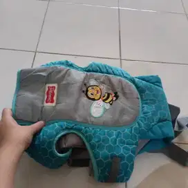 Gendongan bayi depan