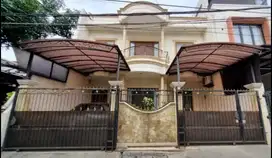 RUMAH MEWAH DI RAWAMANGUN
