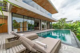 LEASEHOLD | MODERN VILLA WITH RICE FIELD VIEWS IN TUMBAK BAYUH