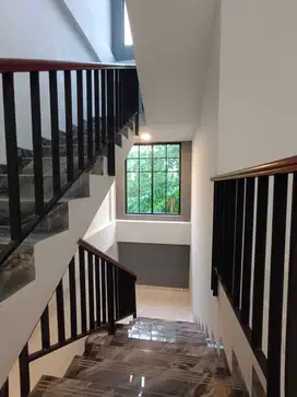 2 UNIT RUKO JUAL TERPISAH JL JELAMBAR JAKARTA BARAT SUDAH SHM
