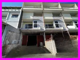 dhyana Rumah baru 4.5 lantai ukuran 4x19m di jelambar