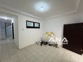 ANA RUMAH UK 4X16M DI KOMPLEK KAVLING POLRI JELAMBAR