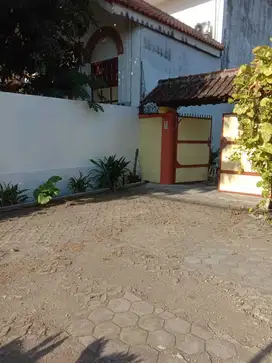 Dijual Rumah Besar Strategis Yogyakarta