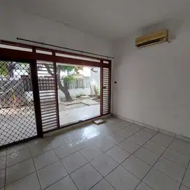 ANA RUMAH UK 12X22M DI KOMP KAVLING POLRI JELAMBAR