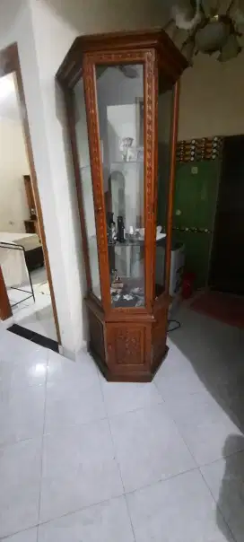 LEMARI PAJANGAN
