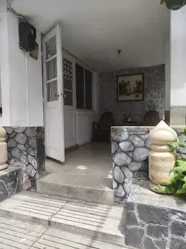DIJUAL ROEMAH JADOEL COCOK UNTUK KOSTAN CIHAMPELAS
