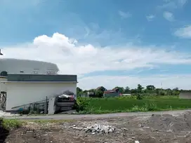 Tanah Cantik Depan KUA Ngaglik Sleman Lingkungan Villa Dan Resto Sawah
